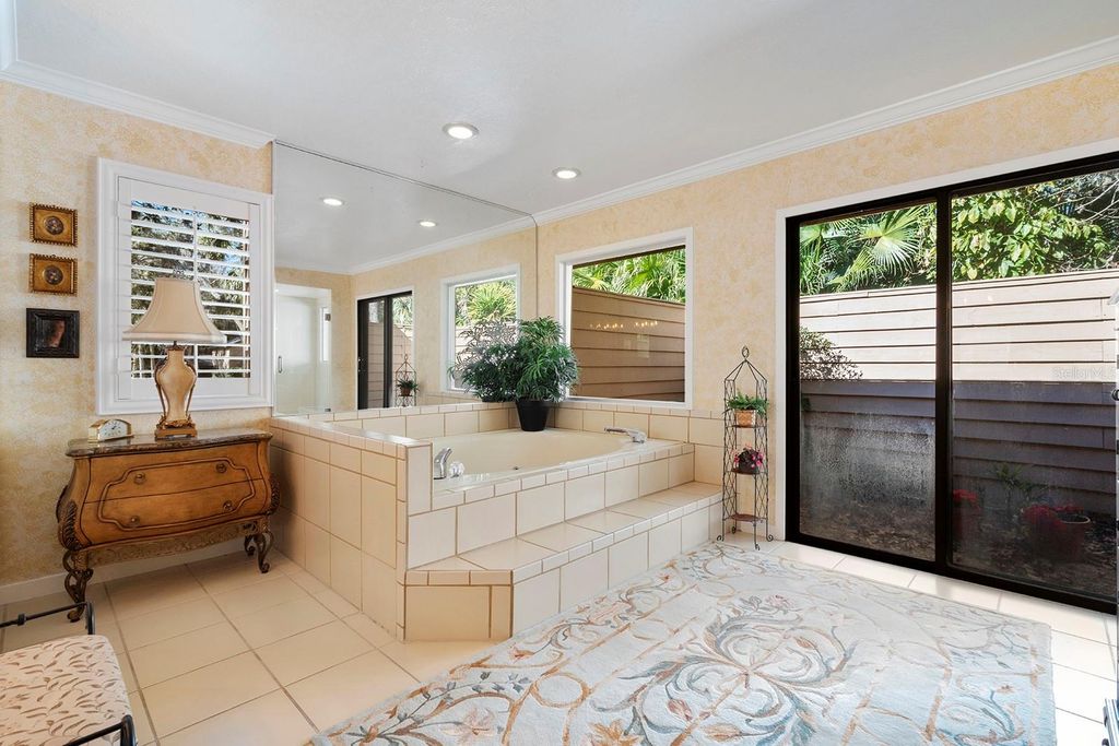 Image 4 of property listing at 1611 TALISIA COURT, Longwood, FL 32779