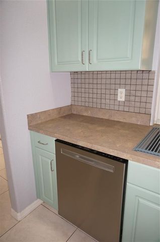594 W TARPON BOULEVARD NW, Port Charlotte, FL 33952