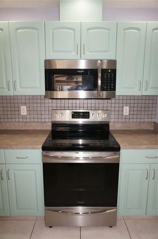 594 W TARPON BOULEVARD NW, Port Charlotte, FL 33952