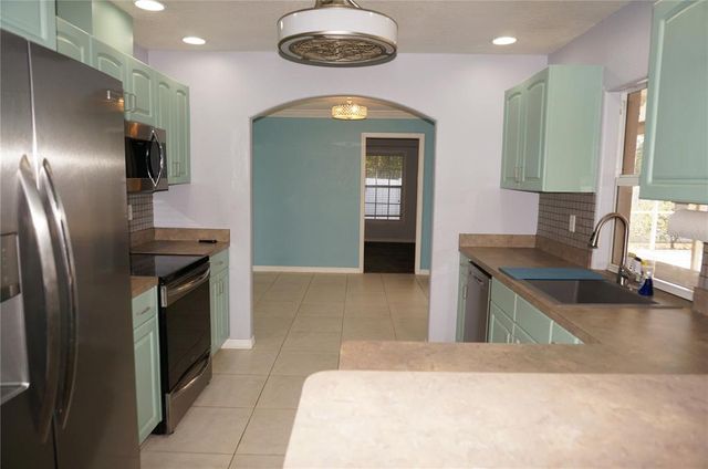 594 W TARPON BOULEVARD NW, Port Charlotte, FL 33952