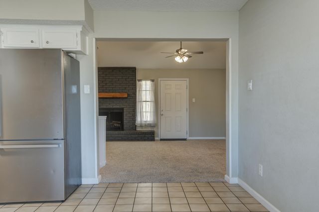 8107 Knoxville Avenue, Lubbock, TX 79423