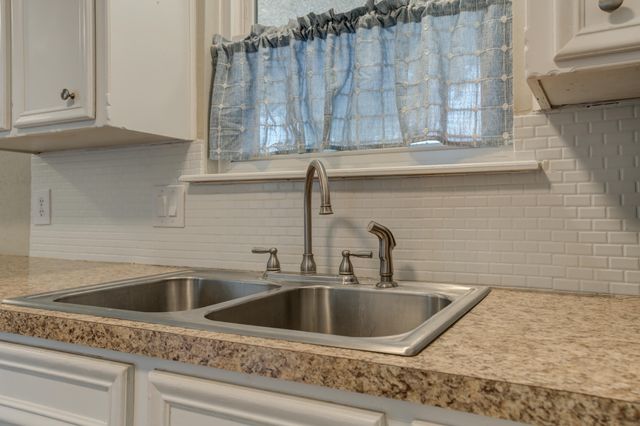 8107 Knoxville Avenue, Lubbock, TX 79423