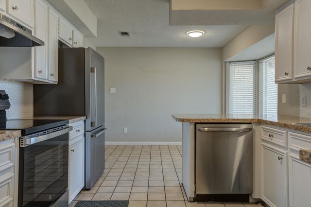 8107 Knoxville Avenue, Lubbock, TX 79423