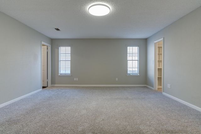 8107 Knoxville Avenue, Lubbock, TX 79423