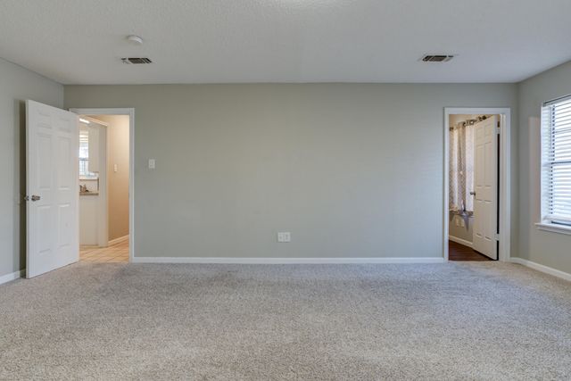 8107 Knoxville Avenue, Lubbock, TX 79423