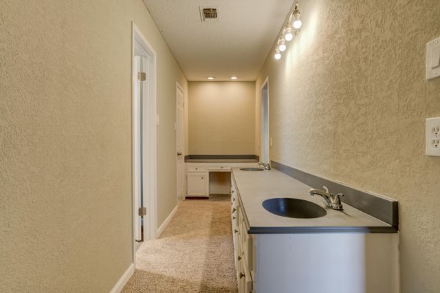 8107 Knoxville Avenue, Lubbock, TX 79423