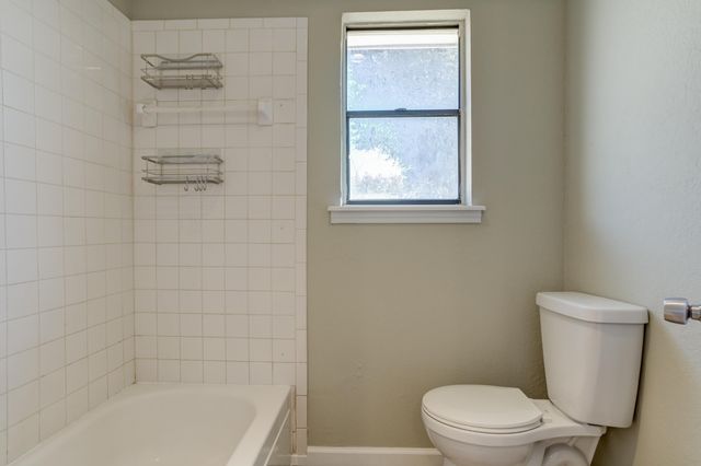 8107 Knoxville Avenue, Lubbock, TX 79423