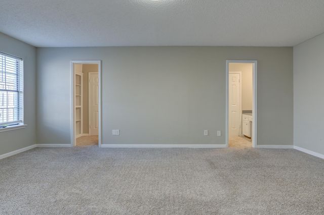 8107 Knoxville Avenue, Lubbock, TX 79423