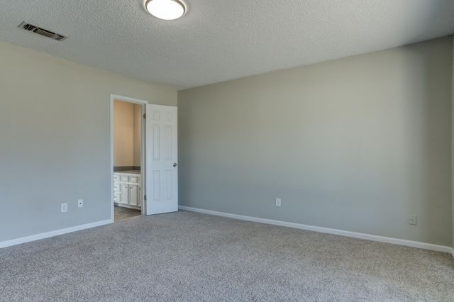 8107 Knoxville Avenue, Lubbock, TX 79423