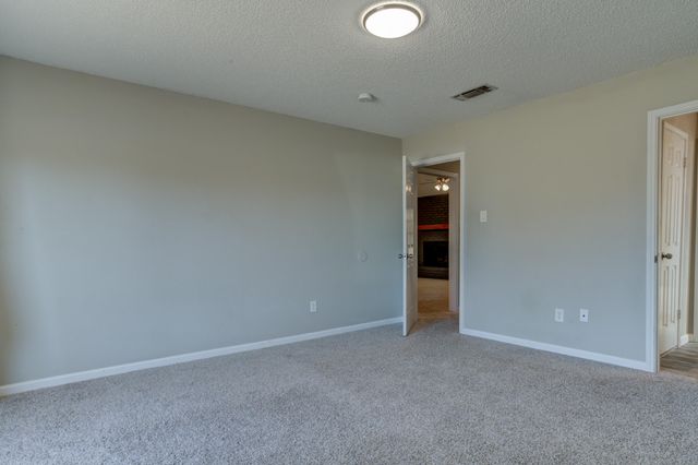 8107 Knoxville Avenue, Lubbock, TX 79423