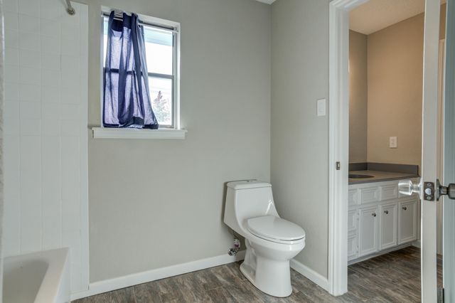 8107 Knoxville Avenue, Lubbock, TX 79423