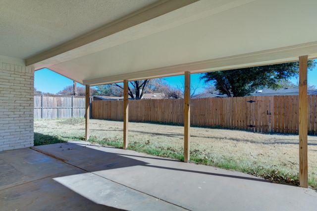8107 Knoxville Avenue, Lubbock, TX 79423