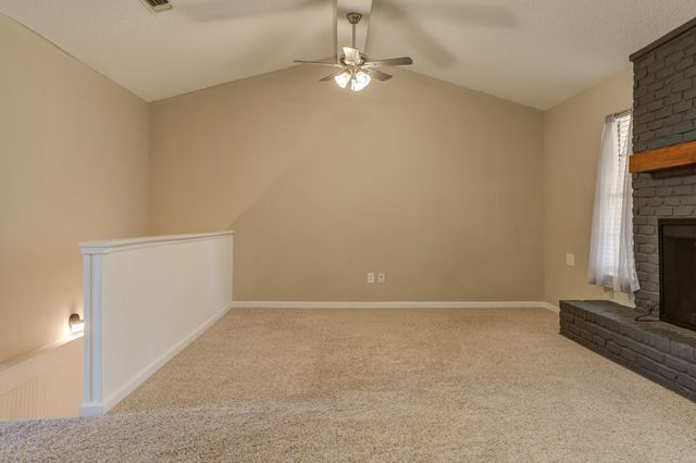 8107 Knoxville Avenue, Lubbock, TX 79423