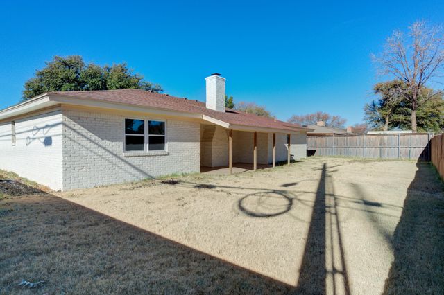 8107 Knoxville Avenue, Lubbock, TX 79423