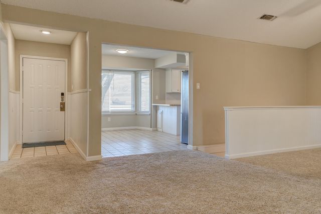 8107 Knoxville Avenue, Lubbock, TX 79423