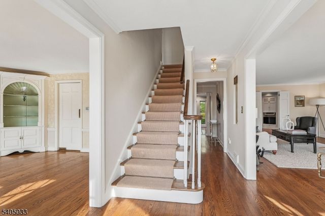 84 Pine Grove Ave, Summit City, NJ 07901