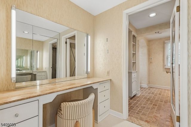 84 Pine Grove Ave, Summit City, NJ 07901