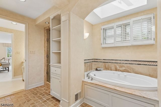 84 Pine Grove Ave, Summit City, NJ 07901