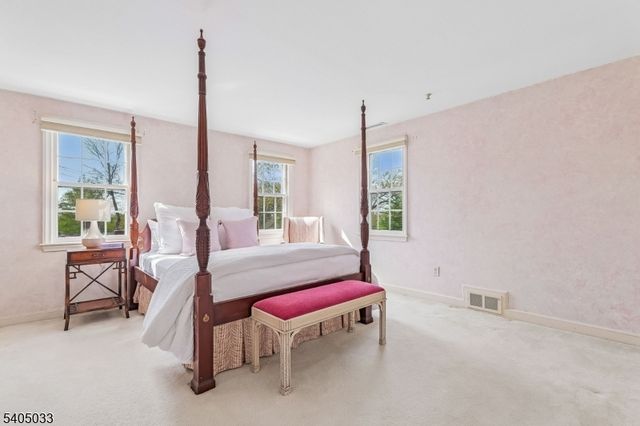 84 Pine Grove Ave, Summit City, NJ 07901