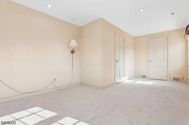 84 Pine Grove Ave, Summit City, NJ 07901