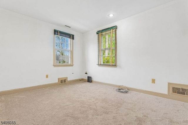 84 Pine Grove Ave, Summit City, NJ 07901