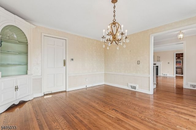 84 Pine Grove Ave, Summit City, NJ 07901