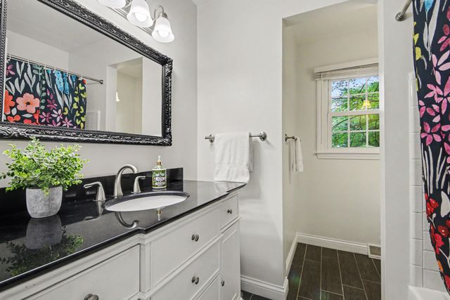 7475 Thornapple River Drive Se, Caledonia Twp, MI 49316