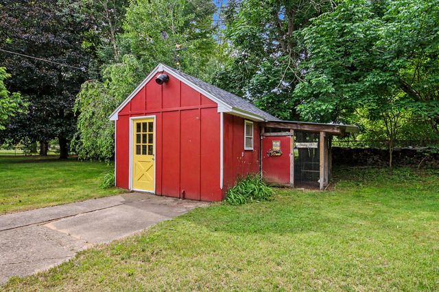 7475 Thornapple River Drive Se, Caledonia Twp, MI 49316