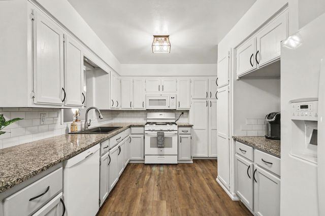 7475 Thornapple River Drive Se, Caledonia Twp, MI 49316