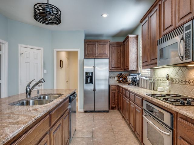 7013 Salem Court, Rowlett, TX 75089