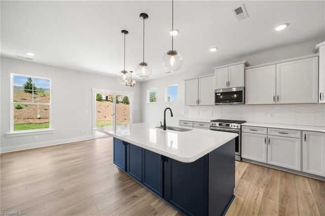 2371 Robbins Perch West Court, Kernersville, NC 27284