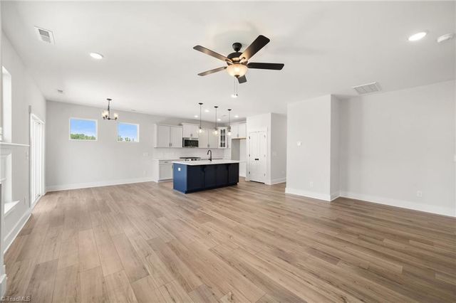 2371 Robbins Perch West Court, Kernersville, NC 27284