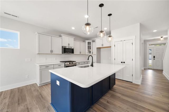 2371 Robbins Perch West Court, Kernersville, NC 27284