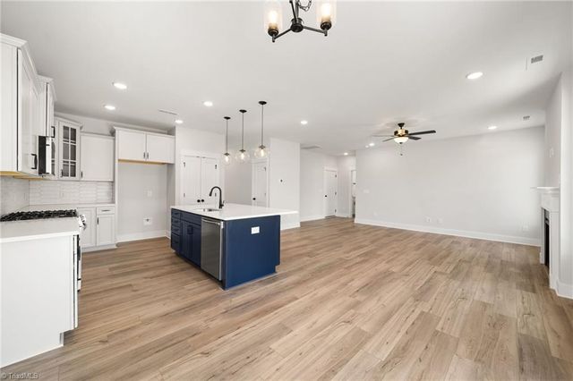 2371 Robbins Perch West Court, Kernersville, NC 27284