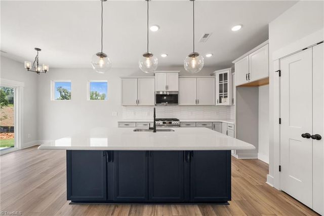 2371 Robbins Perch West Court, Kernersville, NC 27284