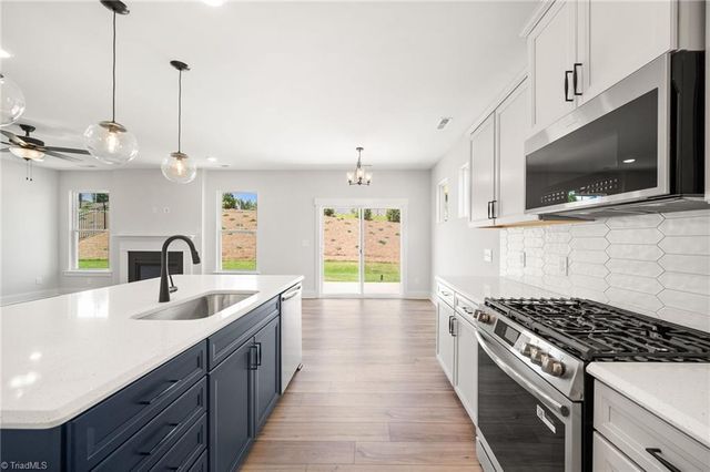 2371 Robbins Perch West Court, Kernersville, NC 27284