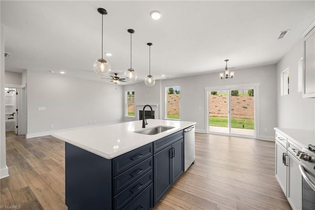 2371 Robbins Perch West Court, Kernersville, NC 27284