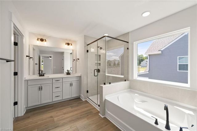 2371 Robbins Perch West Court, Kernersville, NC 27284