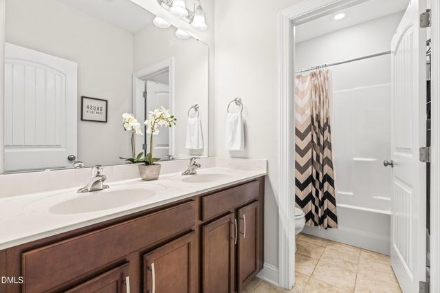 552 Rowanwood Way, Apex, NC 27523