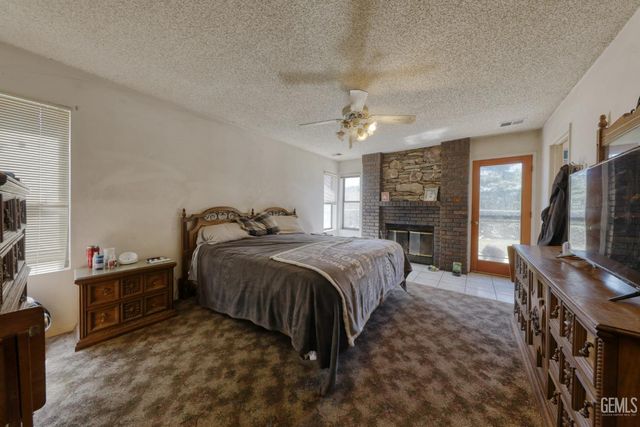 28220 Black Gold Way, Tehachapi, CA 93561