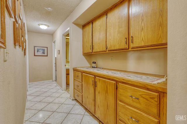 28220 Black Gold Way, Tehachapi, CA 93561