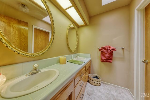 28220 Black Gold Way, Tehachapi, CA 93561