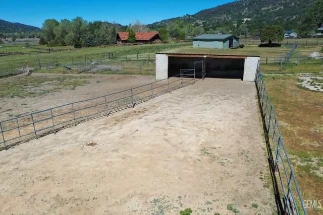28220 Black Gold Way, Tehachapi, CA 93561