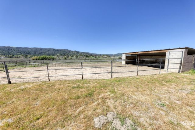 28220 Black Gold Way, Tehachapi, CA 93561