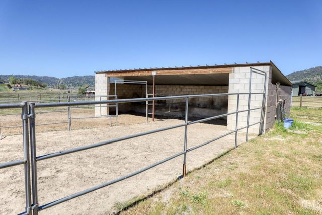 28220 Black Gold Way, Tehachapi, CA 93561