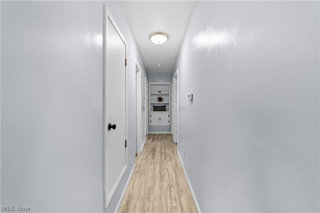 128 Oakwood Drive, Avon Lake, OH 44012