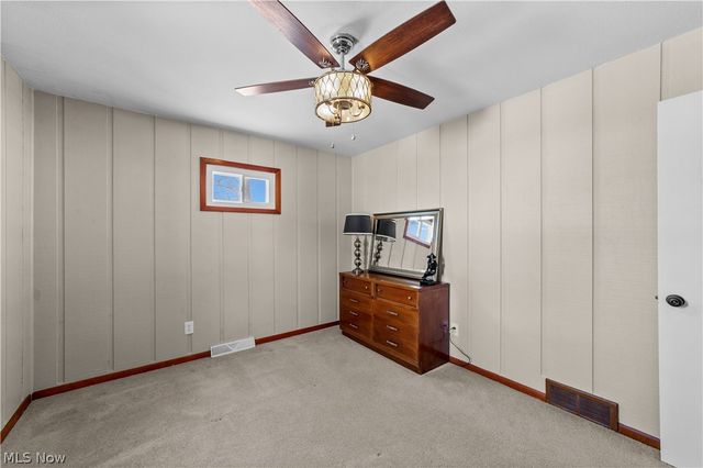 128 Oakwood Drive, Avon Lake, OH 44012