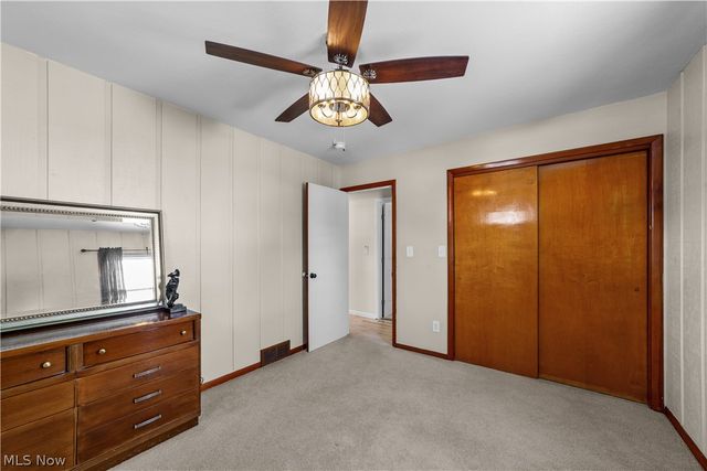 128 Oakwood Drive, Avon Lake, OH 44012