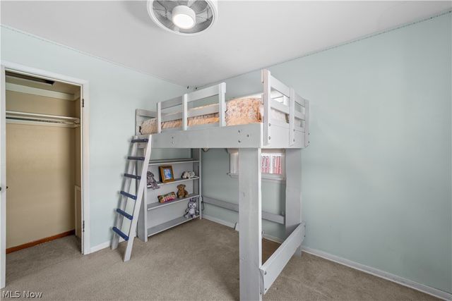 128 Oakwood Drive, Avon Lake, OH 44012