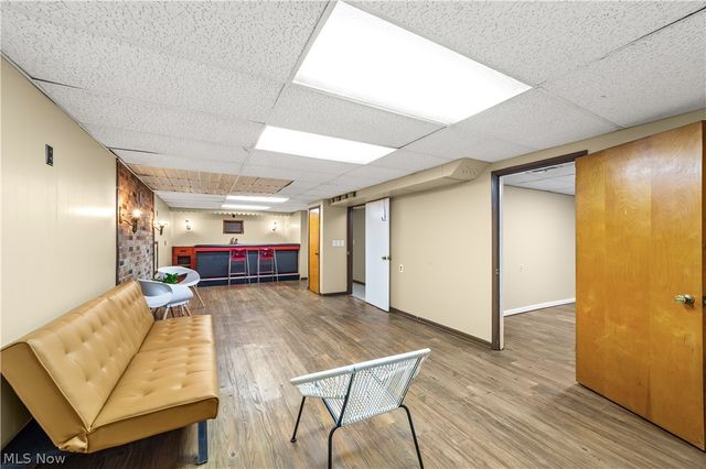 128 Oakwood Drive, Avon Lake, OH 44012